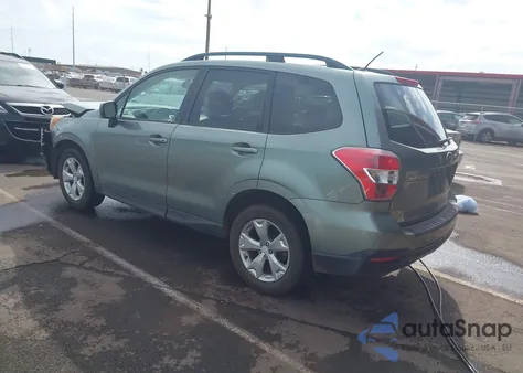 2015 Subaru Forester 2.5I Premium z USA, uszkodzony, nr VIN JF2SJADCXFH444823